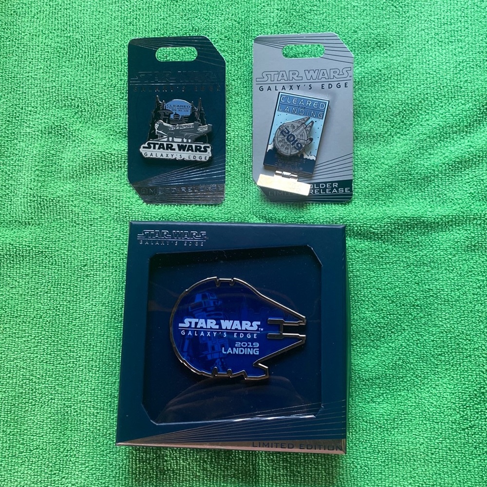 Opening day Star Wars Galaxy Edge pins